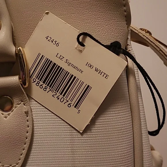 Liz Claiborne - Picture 3 of 4